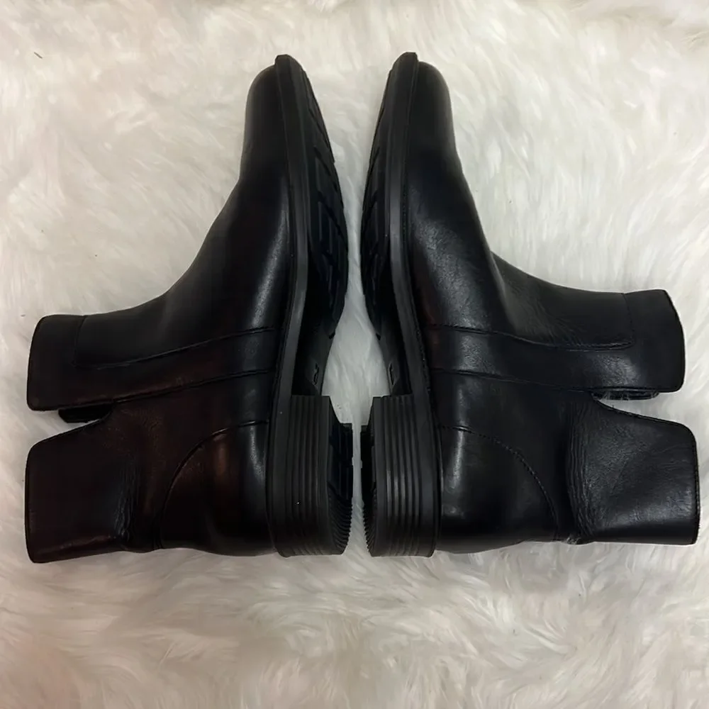 Umberto Raffini black leather Trina ankle boots Size‎ 39/8.5 B20